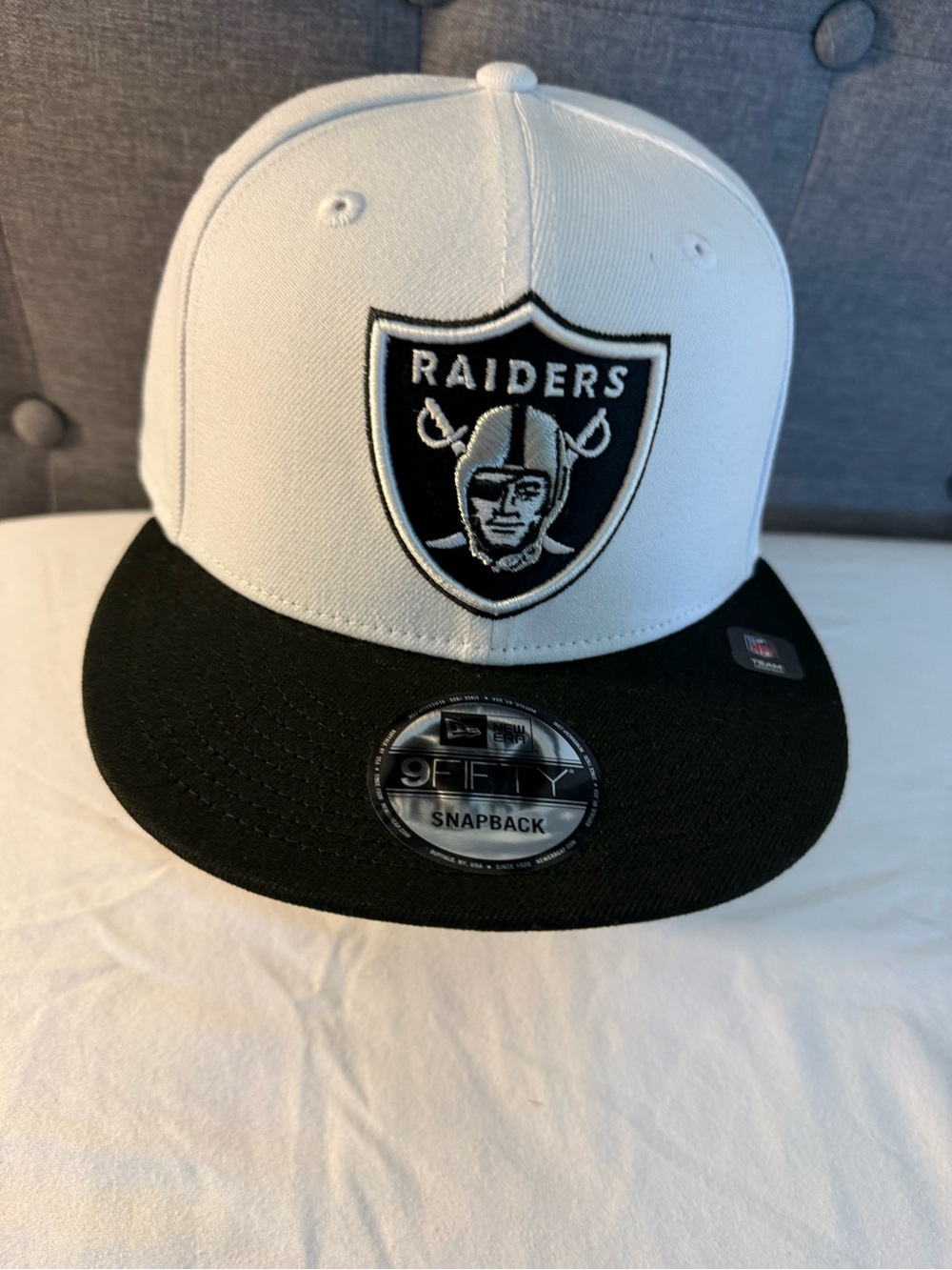 Las Vegas Raiders Hat - Picture 2 of 8
